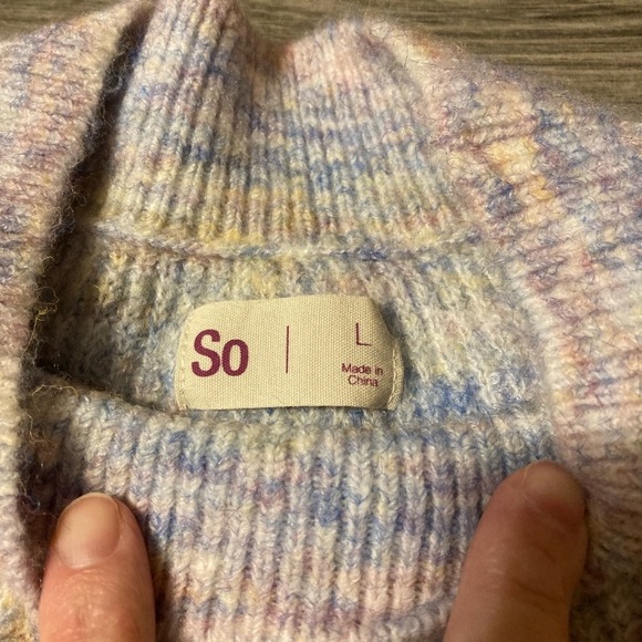 SO Junior's Retro Multi-colored Sweater
Size Large - Picture 4 of 11